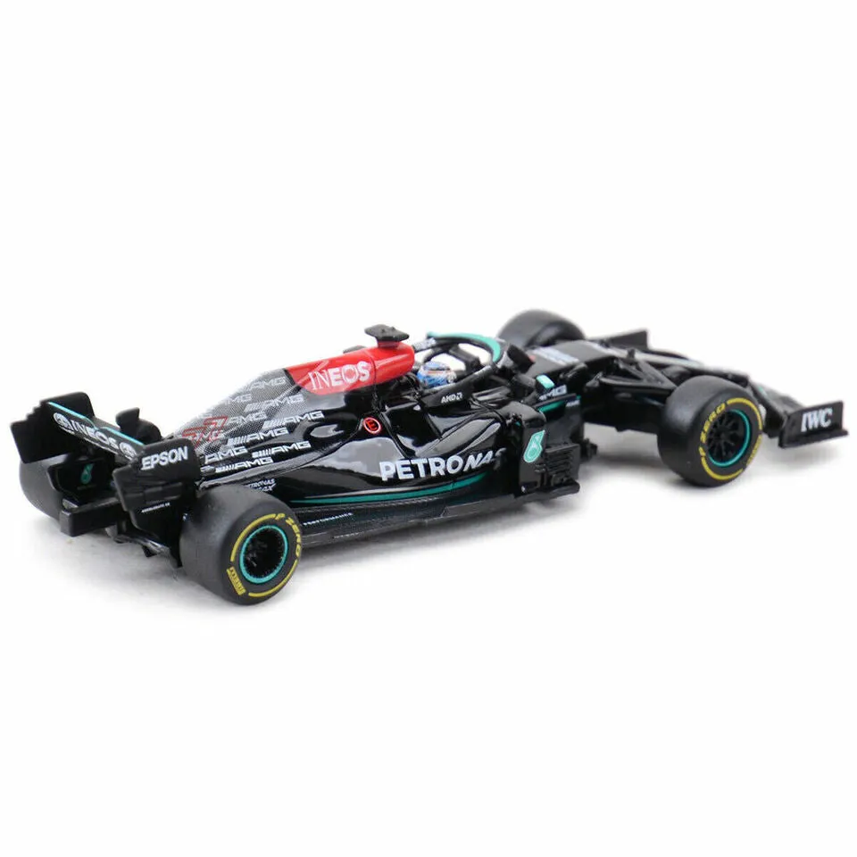 Carro a Escala 1:43 W12 Valteri Bottas #77 2021 - Negro